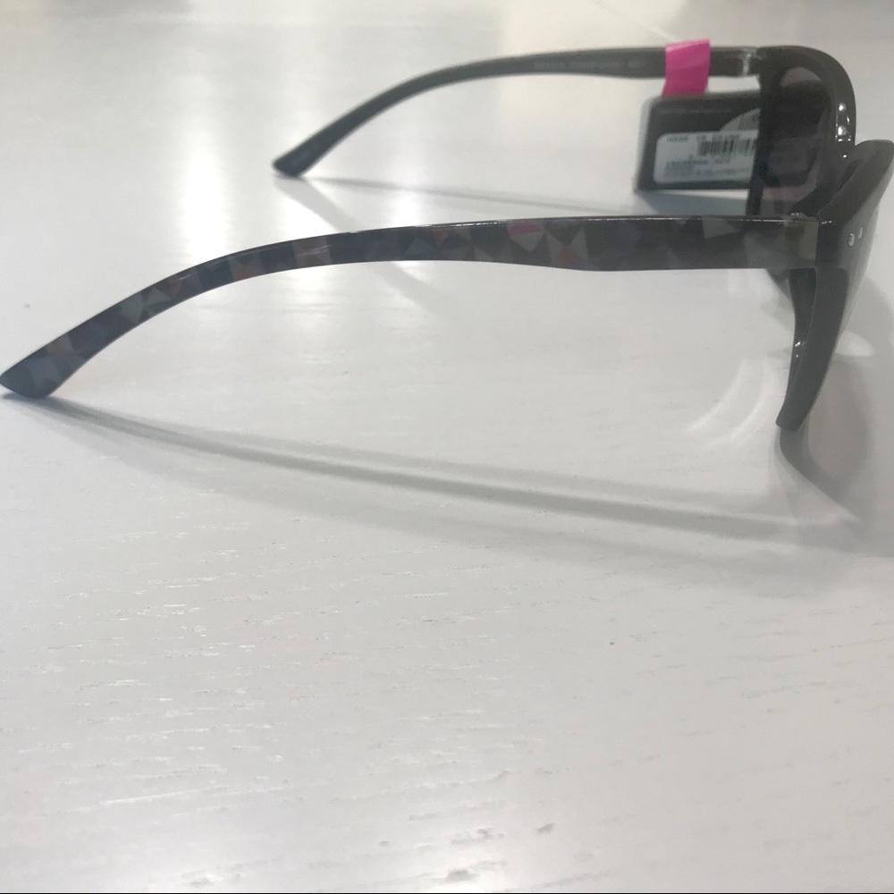 NWT Foster Grant sunglasses with MAXBLOCK - Picture 5 of 5